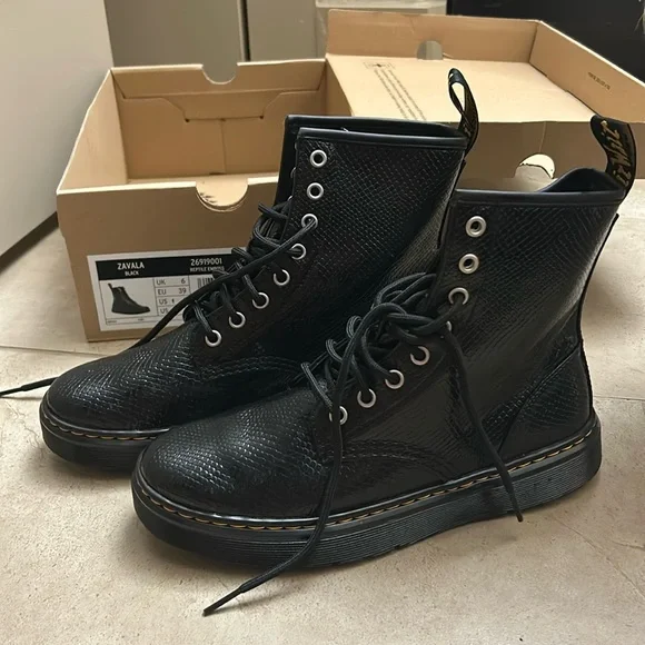 Doc marten - Picture 1 of 2